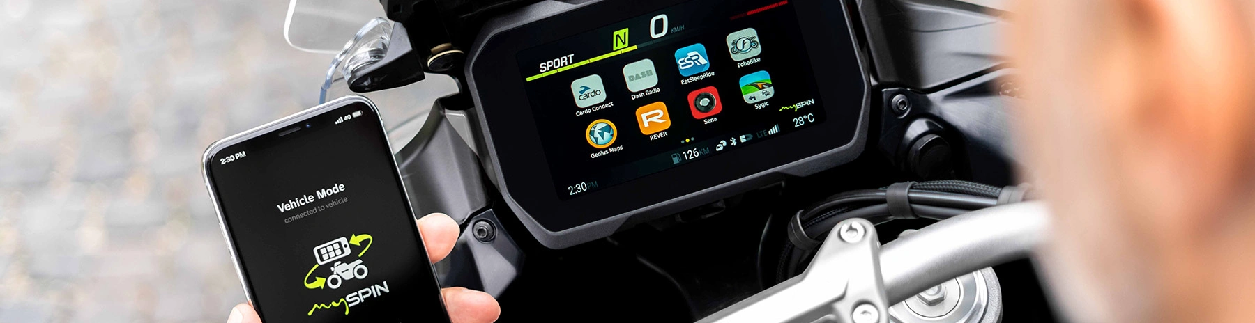 Weltweit erster voll integrierter Splitscreen für Motorräder kommt auf die Straße