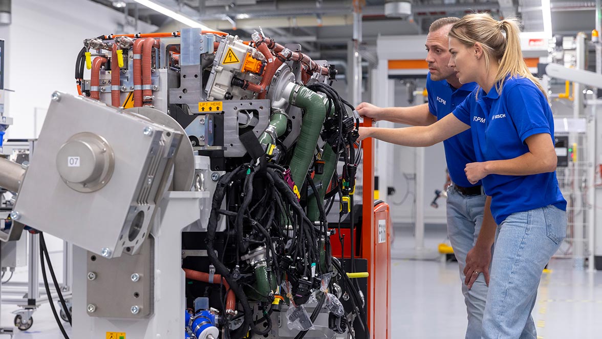 Fertigung des Fuel Cell Power Modules (FCPM) im Werk Feuerbach