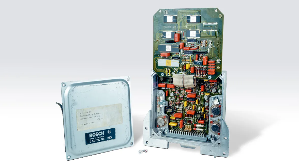 Digitales System zur Steuerung von Zündung und Einspritzung (Motronic)