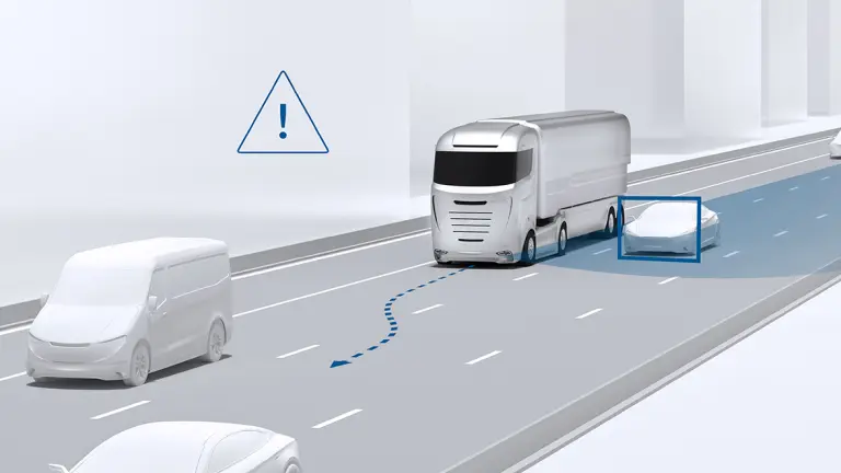 Blind spot detection for heavy commercial vehicles