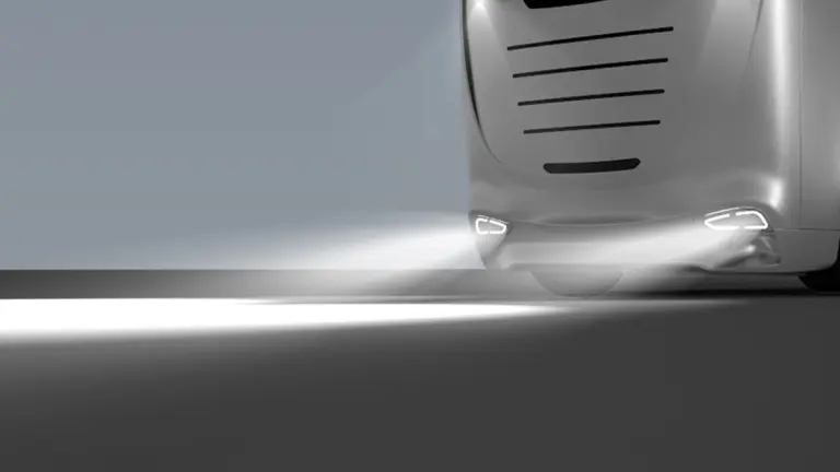 Intelligent headlamp control for heavy commercial vehicles